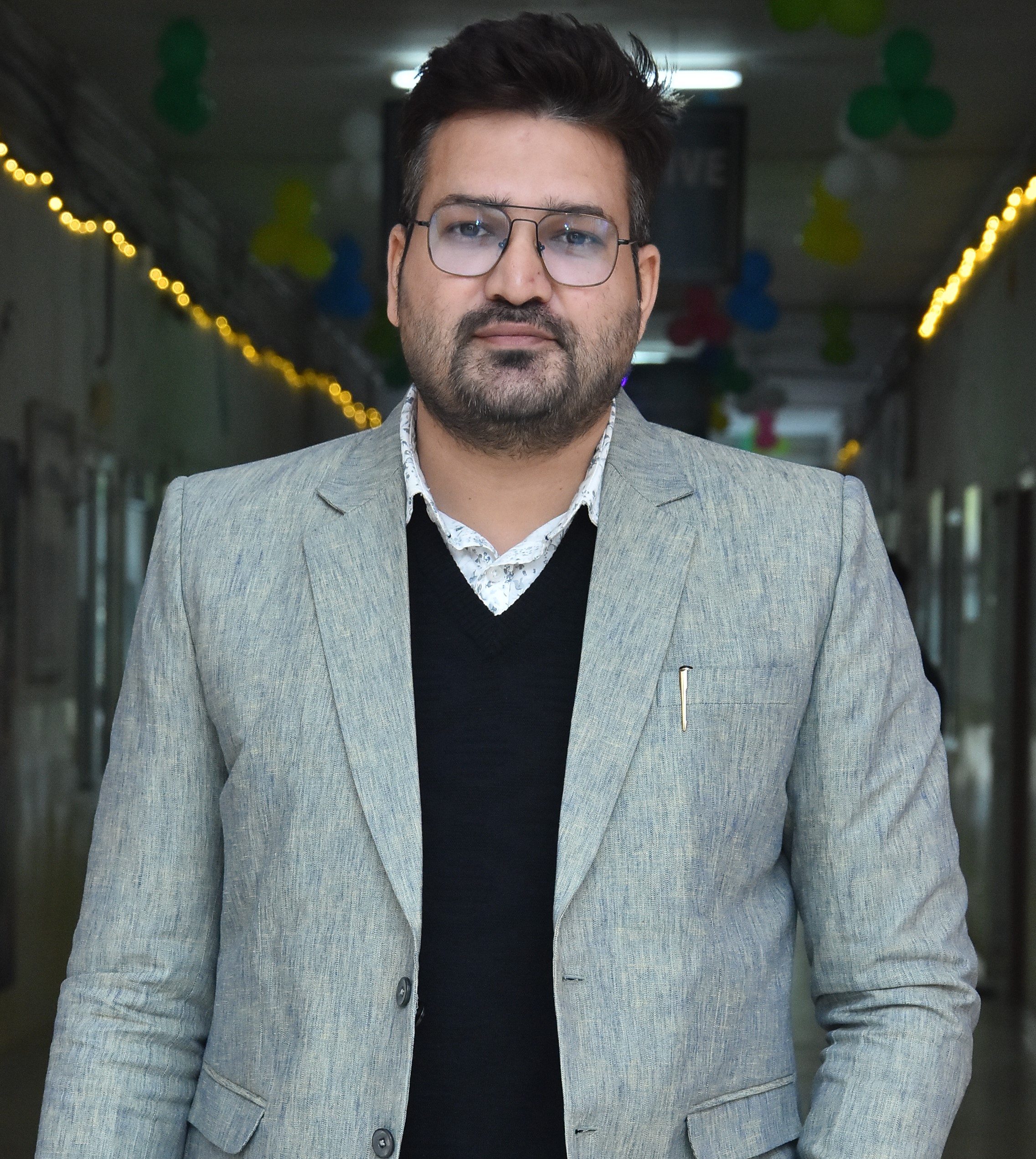 Dr. Praphull Chhabra